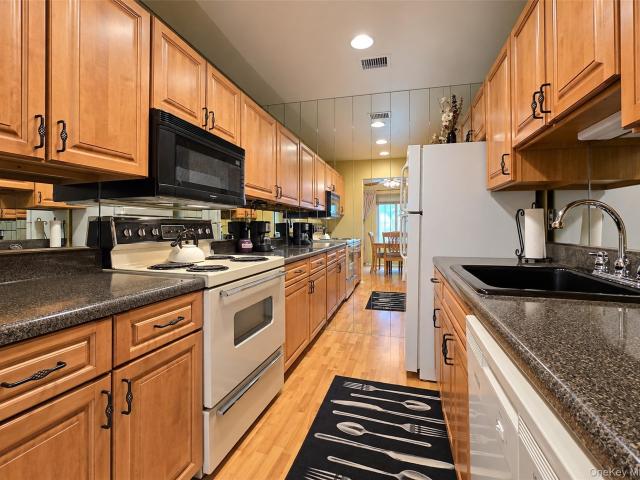 Condo for sale in Coram, Town of Brookhaven