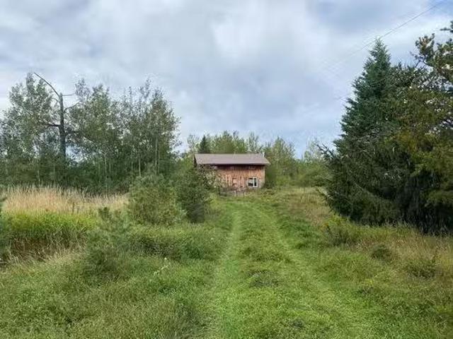 House for sale in Neebing, Ontario