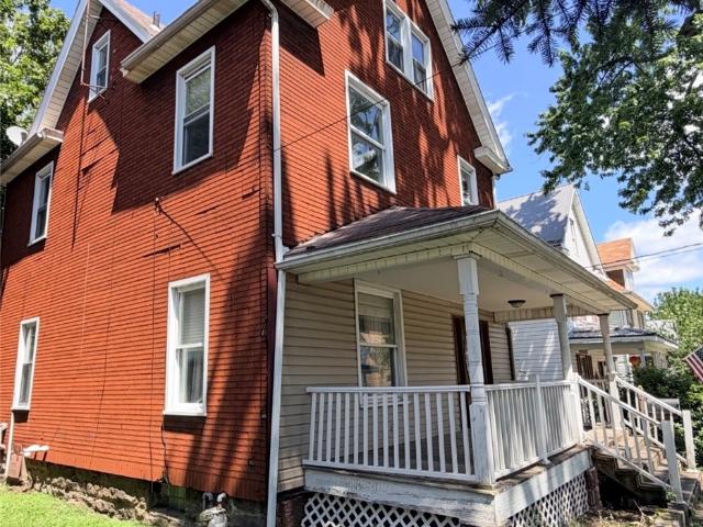 House for sale in New Castle, Pennsylvania