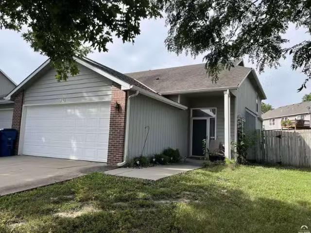 Condo for sale in Lawrence