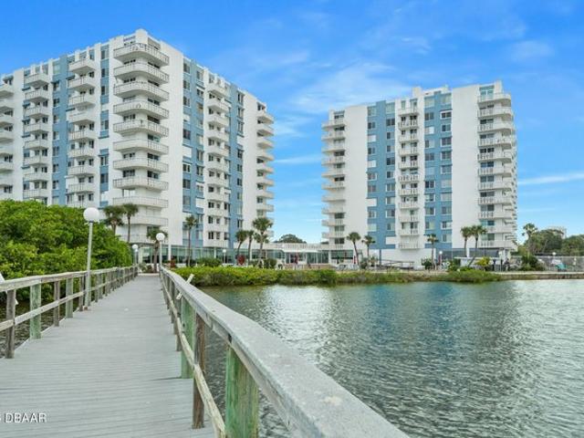 Condo for sale in Daytona Beach, Florida