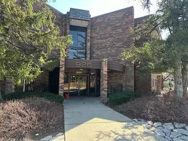 Condo for sale in Northbrook