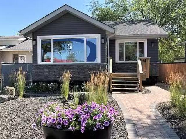 House for sale in East St. Paul, Manitoba