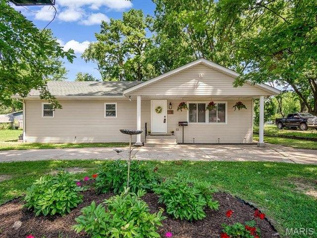 House for sale in Mascoutah, Illinois