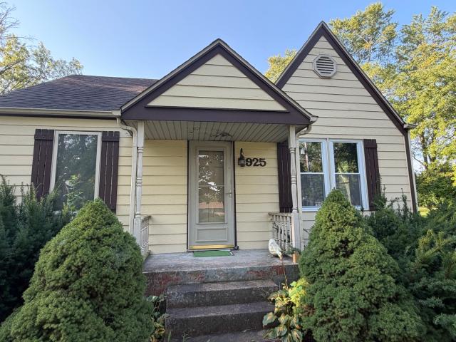 House for sale in South Elgin, Illinois