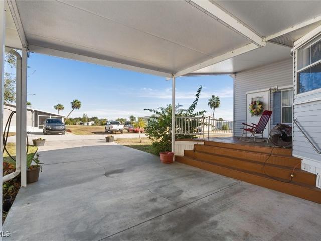 House for sale in Moore Haven, Florida