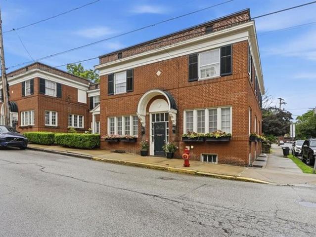 Townhouse for sale in Pittsburg, Pennsylvania