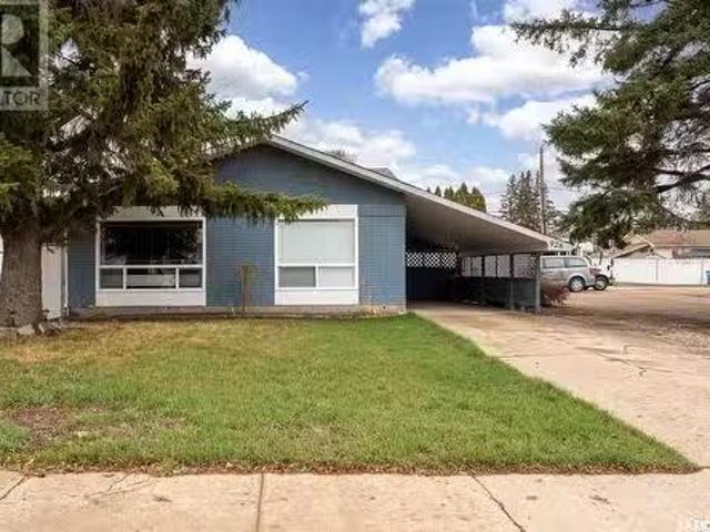 House for sale in Moose Jaw, Saskatchewan
