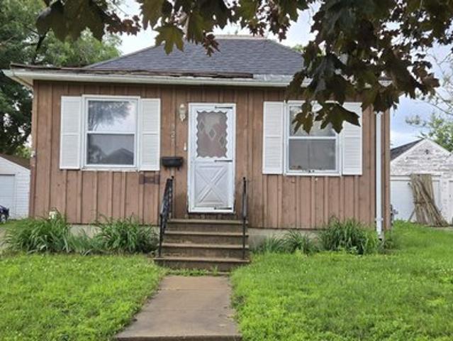 House for sale in Waterloo, Iowa