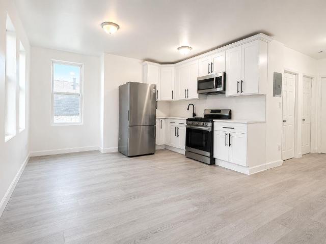 House for sale in The Bronx, Arverne