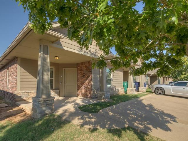 Townhouse for sale in Oklahoma City, Cleveland County