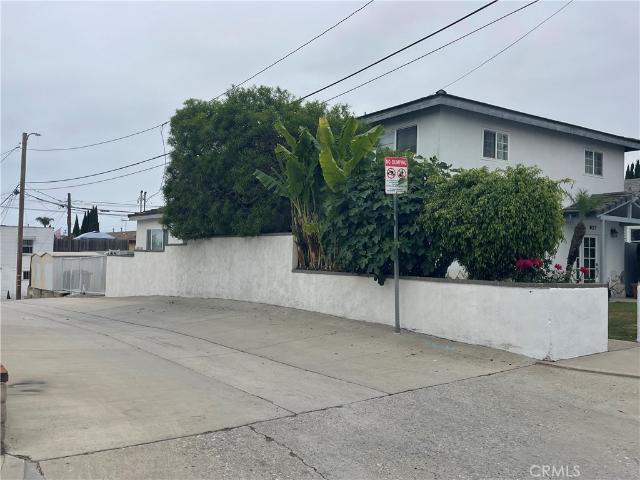 House for sale in Canoga Park, California