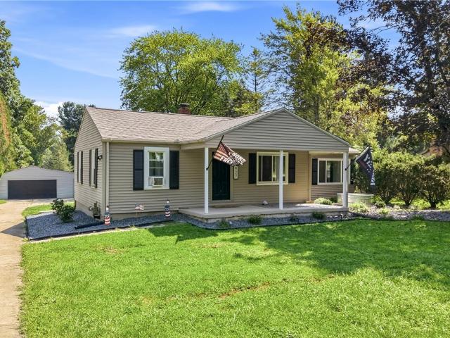 House for sale in Brookfield Center, Trumbull County