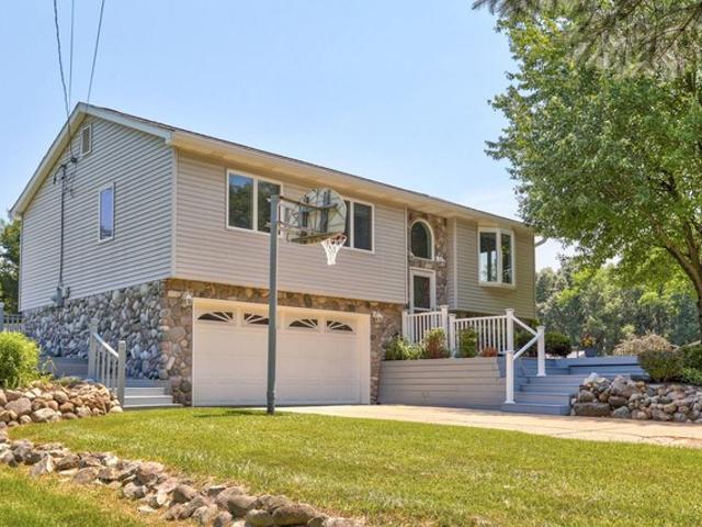 House for sale in Fenton, Michigan