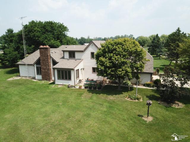 House for sale in Ottawa Lake, Michigan