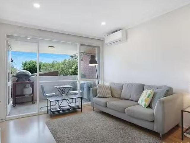Apartment for rent in Box Hill