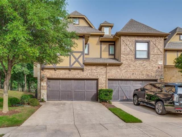 Townhouse for sale in Euless, Texas