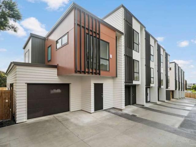 Townhouse for sale in Wairau Valley
