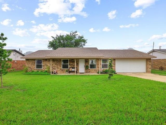House for sale in Howe, Texas