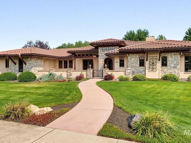 House for sale in Eagle, Idaho