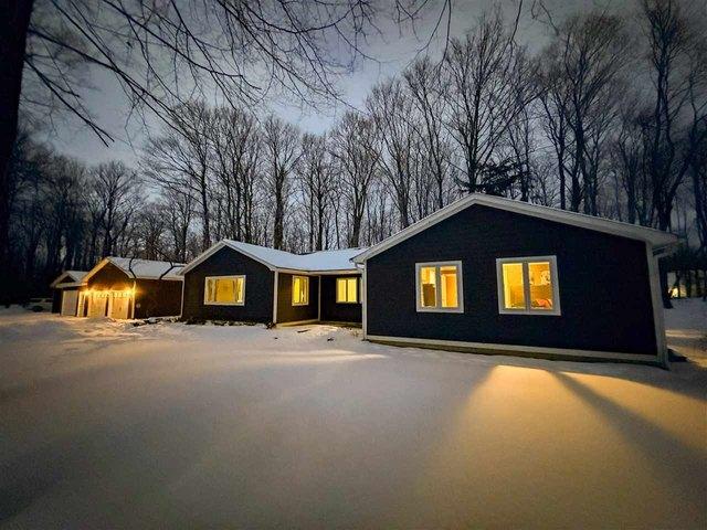 House for sale in Charlevoix, Michigan