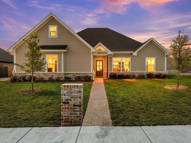 House for sale in Hewitt, Texas