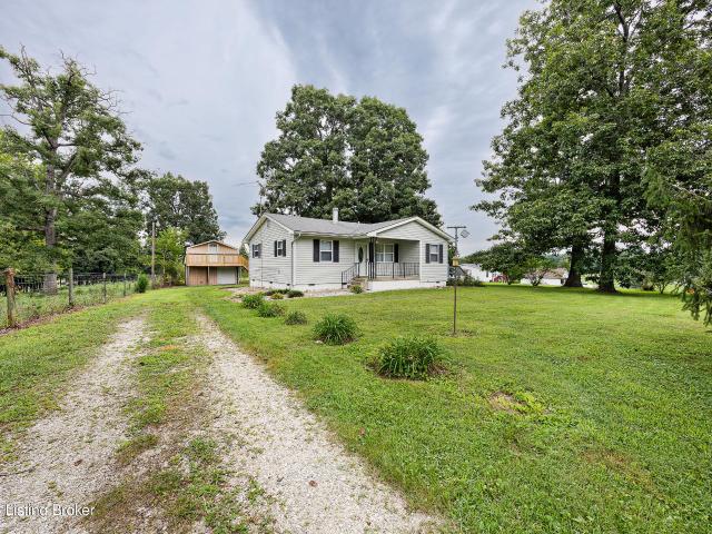 House for sale in Cecilia, Kentucky