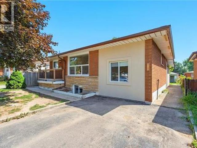 House for sale in Ancaster, Ontario