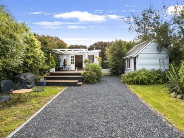 House for sale in Otakou