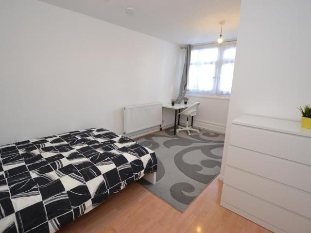Room for rent in St. George in the East, Greater London