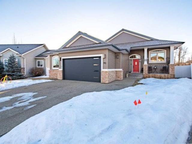 House for sale in Sylvan Lake, Alberta