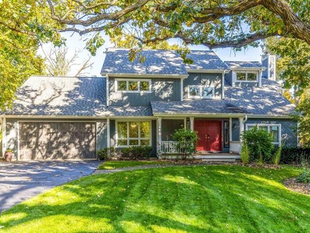 House for sale in The Woodland, Lake Zurich