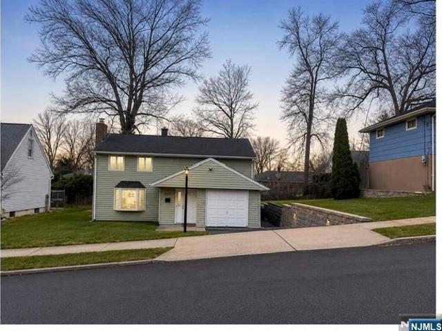 House for sale in Waldwick, New Jersey