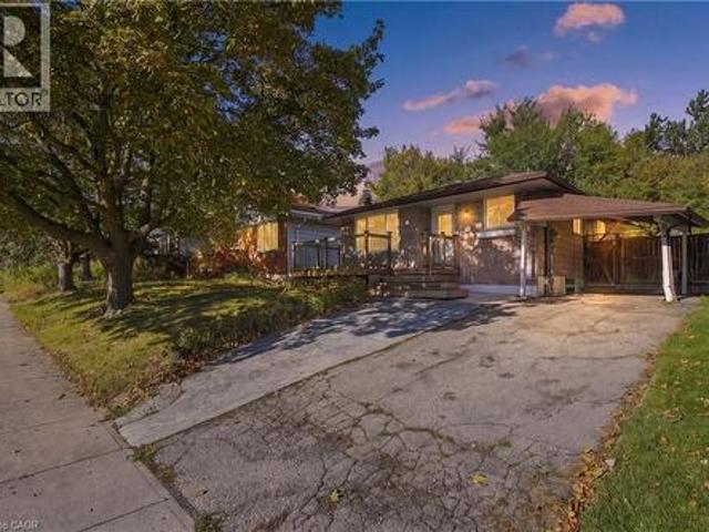 House for sale in Grange Hill East Neighbourhood Group, Guelph