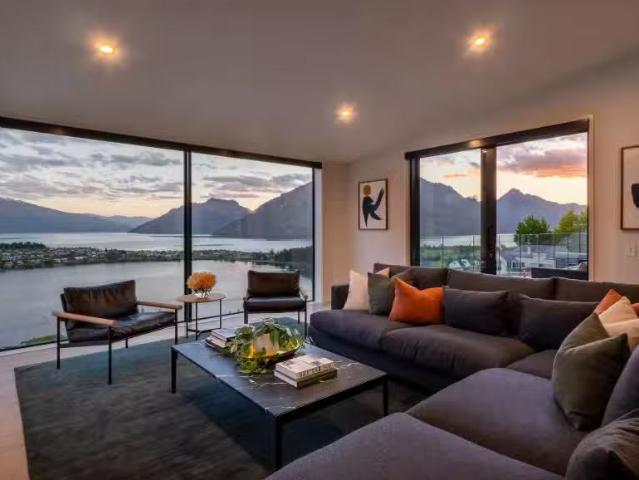 House for sale in Otakou