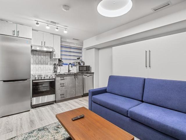 Apartment for rent in Hintonburg Shopping Area, Ottawa