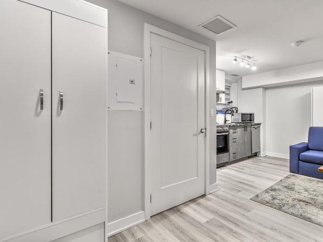 Apartment for rent in Hintonburg Shopping Area, Ottawa