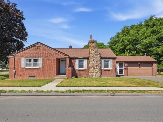 House for sale in Hampden, Massachusetts