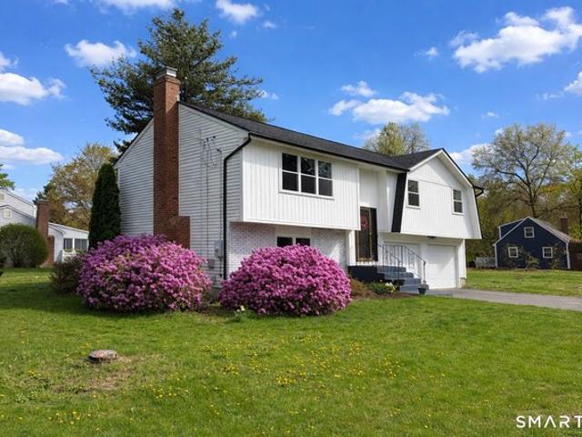 House for sale in Simsbury, Connecticut