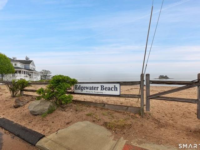 Townhouse for sale in Branford, Connecticut
