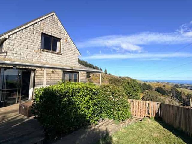 House for rent in Otakou