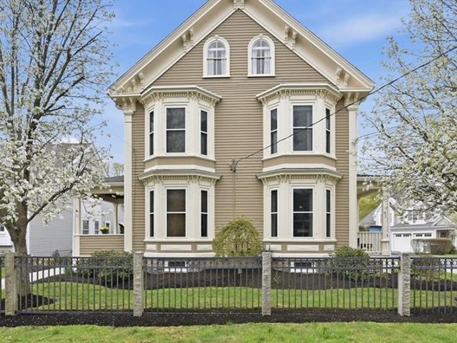 Condo for sale in Medfield, Massachusetts