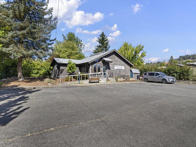 Commercial for sale in Oregonia