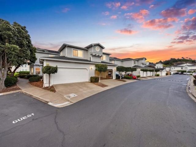 Condo for sale in San Mateo, California