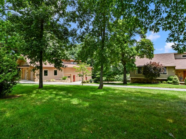 House for sale in Stone, Missouri