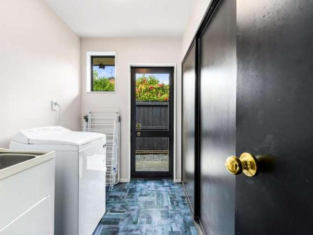 House for sale in Chaslands, Canterbury
