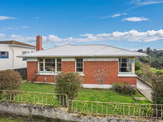 House for sale in Otakou