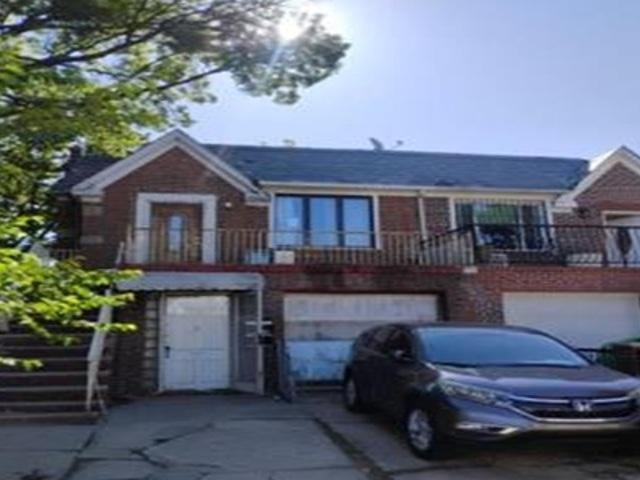 House for sale in Queens, Arverne