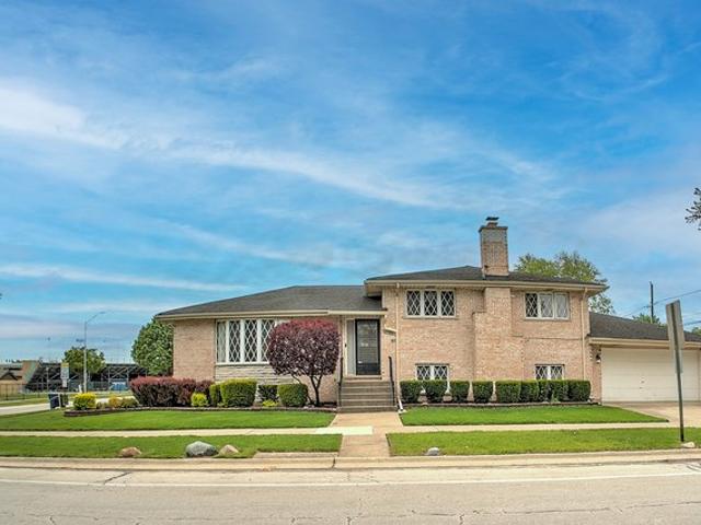 House for sale in Oak Lawn, Illinois