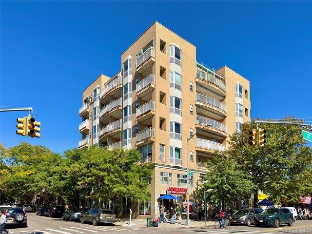 Condo for sale in Jackson Heights, New York